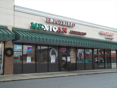 Police Return Money To Local Restaurant After 2012 Burglary