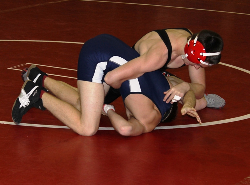 CHS Wrestlers Fall in Home Matches on Thursday