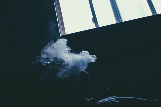 Federal smoking age raised to 21