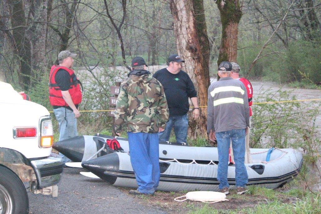 Rescue Squad Helps Teenagers To Safety