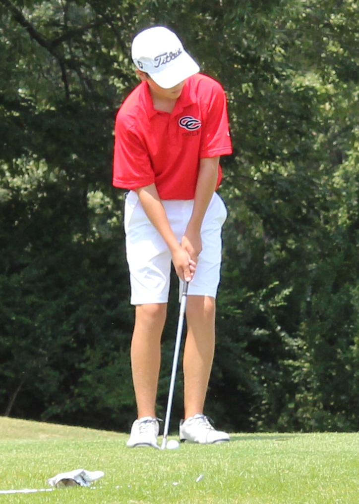 CHS Golfers Score Well in Scrimmage Tournament