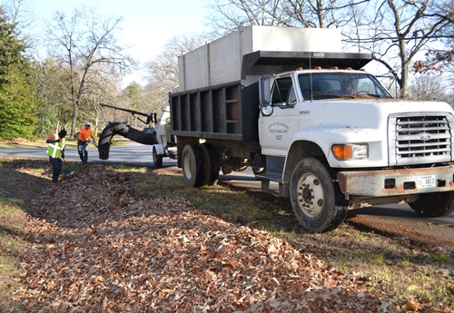 Manchester leaf service begins Oct. 19