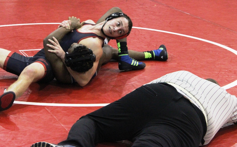 CHS Wrestlers Fall at Riverdale