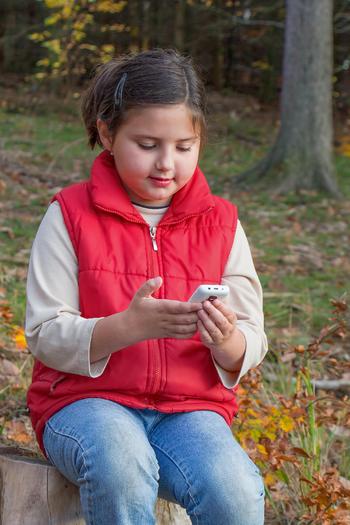 Study: Smartphone Use Could Detract from Parenting