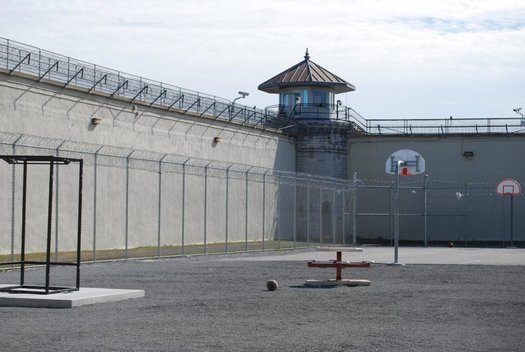 Children Behind Bars: Report Recommends Alternatives
