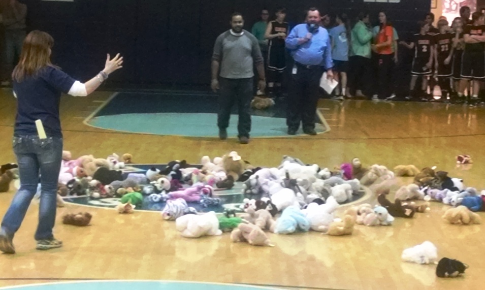 Westwood Basketball Hosts Cascade in Annual Teddy Bear Toss Games