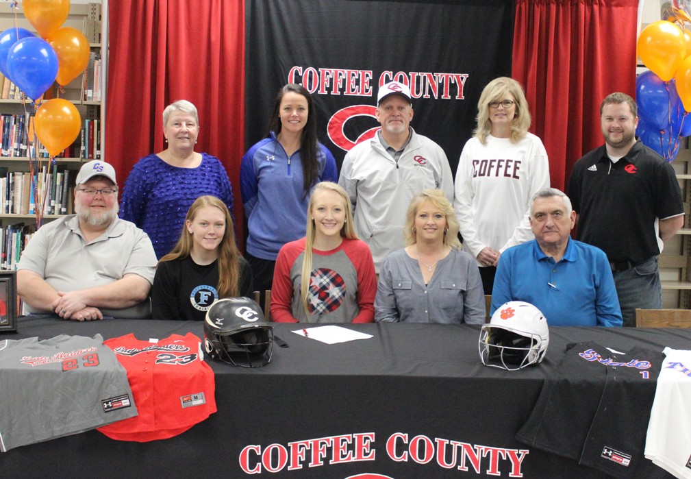 Tori Bell Signs to Play Softball at Chattanooga State