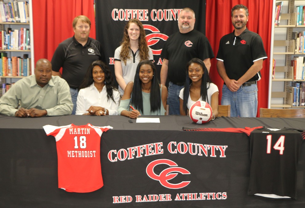 Aerial Williams Signs Volleyball Scholarship