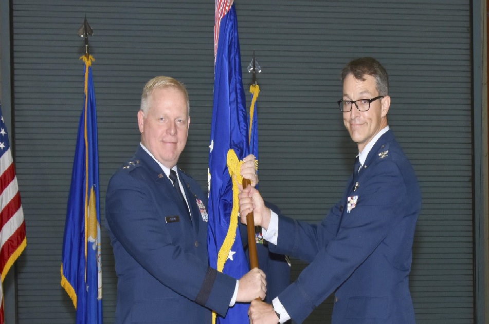 Cain takes over Command at AEDC