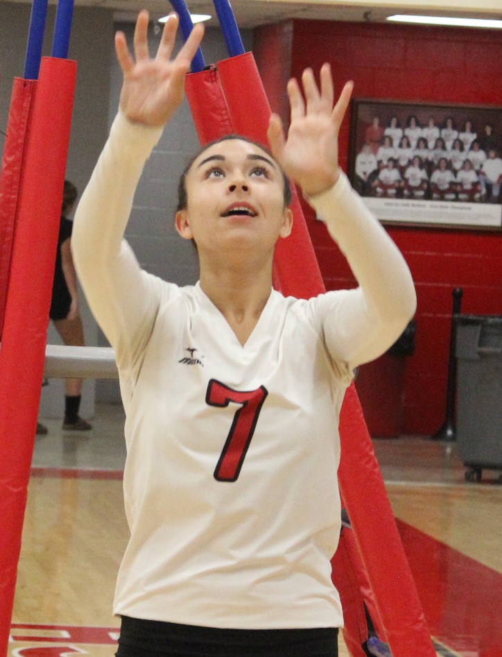 CHS Volleyball Grabs Road Win at Grundy County on Tuesday