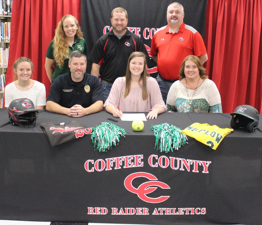 Lauren Tomberlin Signs to Play College Softball at Motlow