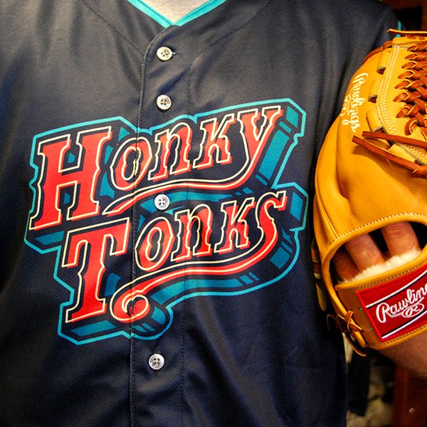 Smolinski Powers Honky Tonks to Win in Texas