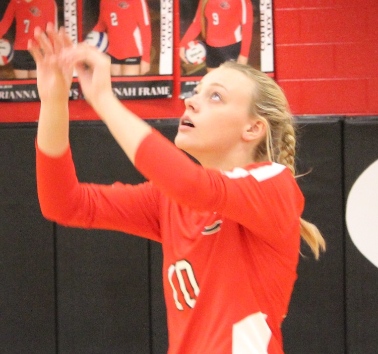 Coffee County Volleyball Battles to 4 Set Win over Grundy County