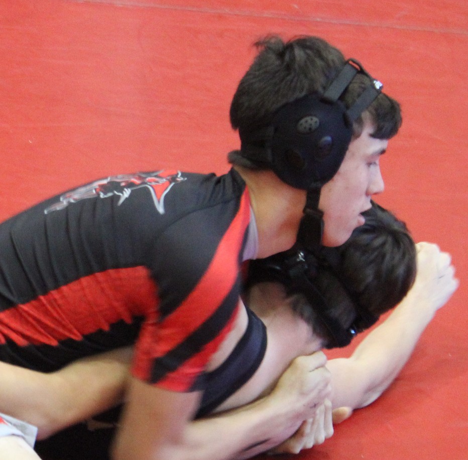 Coffee County Wrestlers Fight to a Split in Rutherford County on Thursday Night