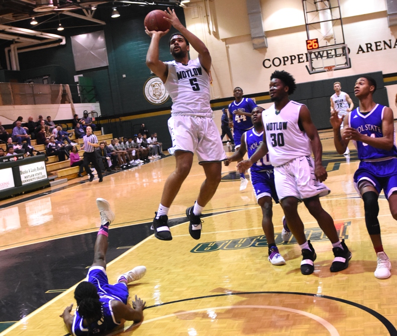Bucks Dominate the Boards in Win Over Volunteer State