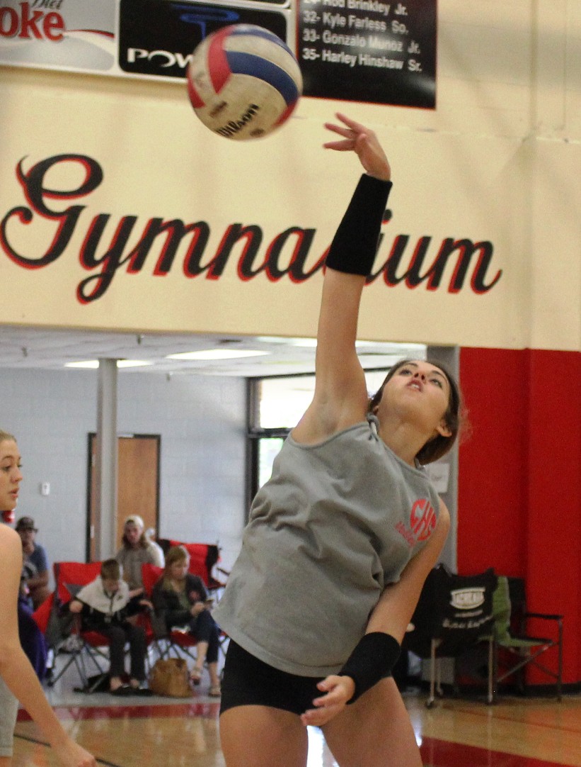 Coffee County CHS Volleyball Team Goes 2 and 1 at Thursday Playday