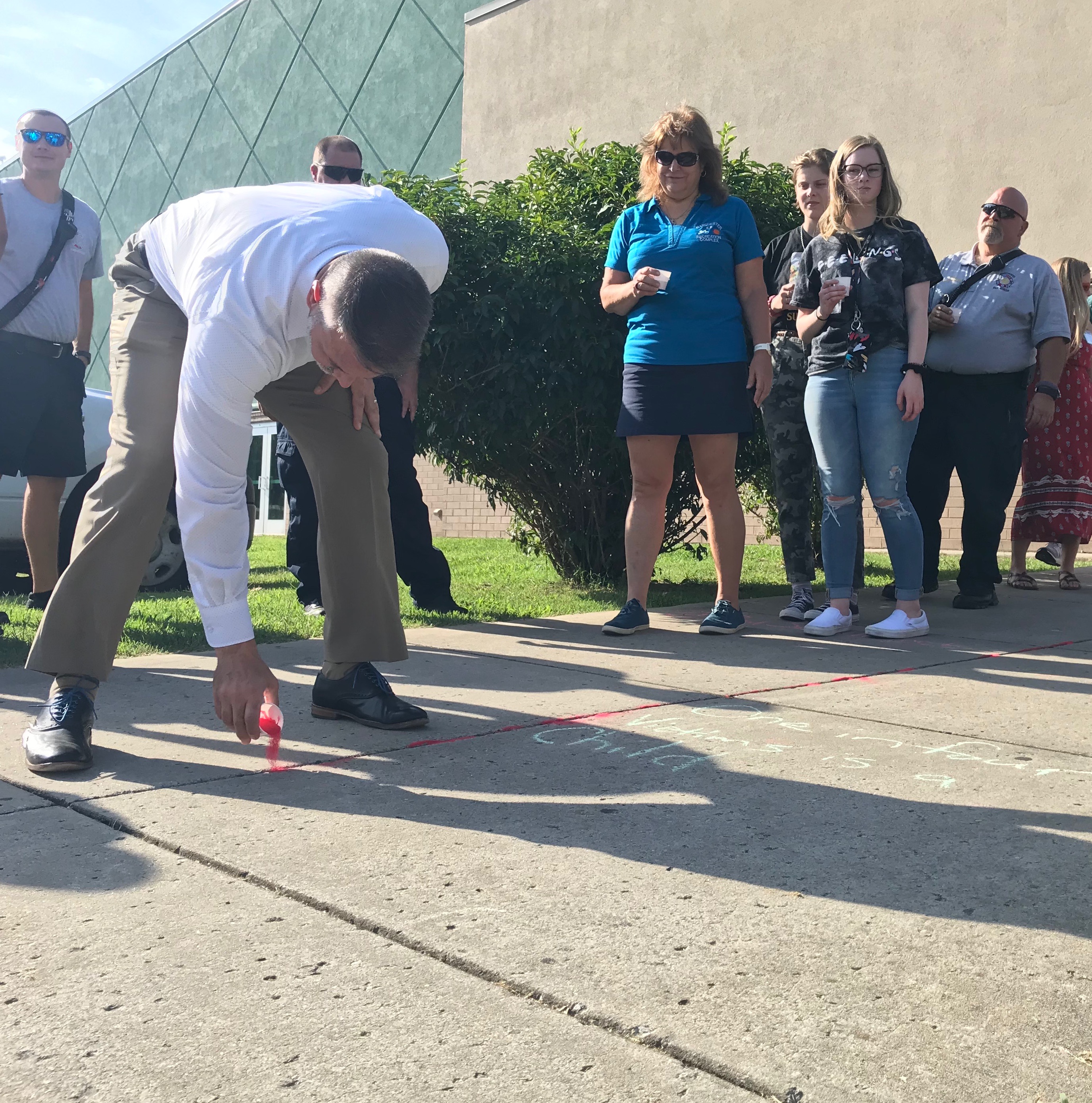 Recreation Center holds ceremony to bring awareness to human trafficking