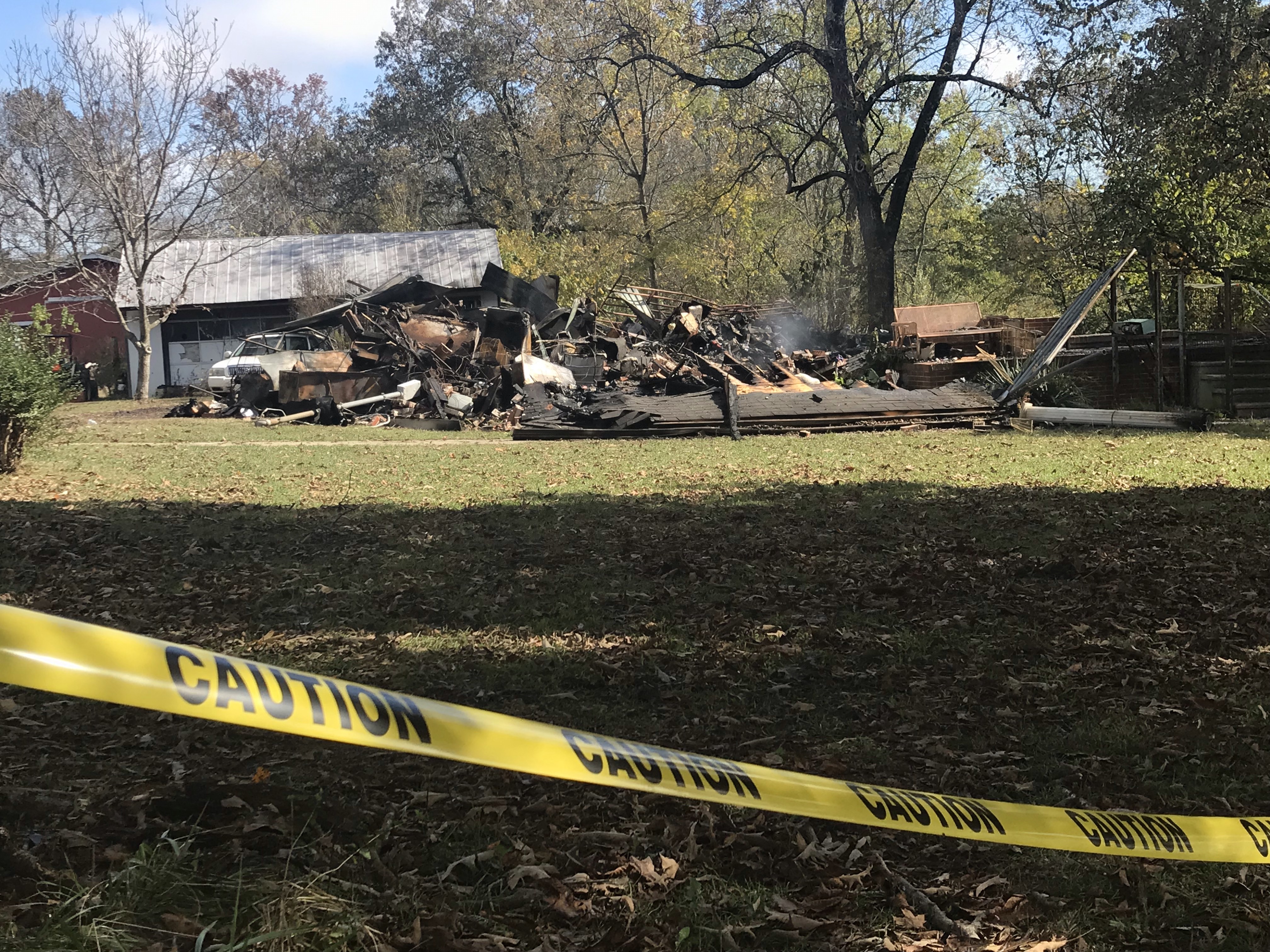 One dead, one severely burned in early Monday fire in Coffee Co.