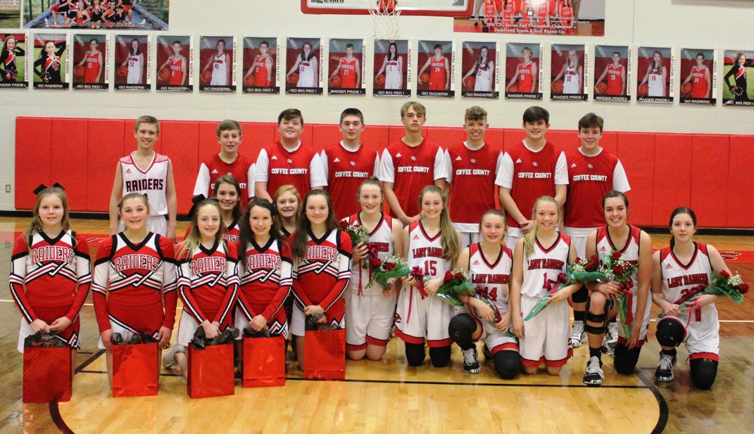 CCMS Basketball Splits Games with Warren County on 8th Grade Night