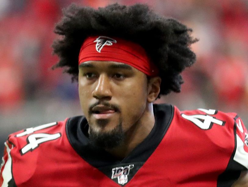 Titans Agree to Terms with Edge Rusher Vic Beasley