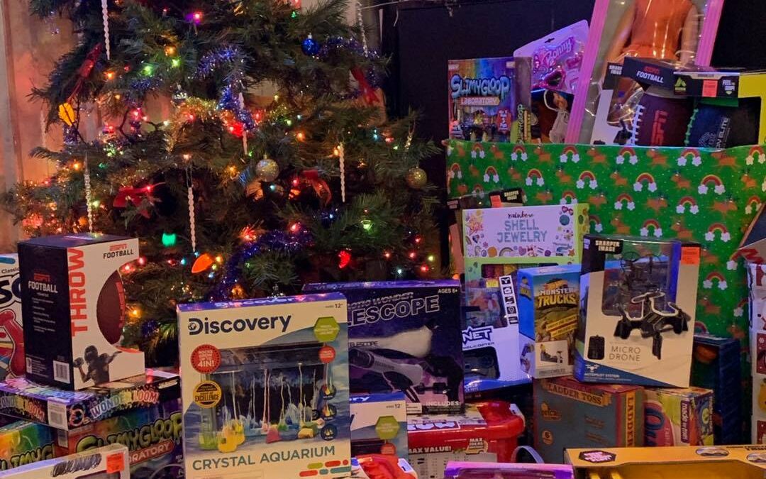 Praters BBQ makes generous donation to MPD Christmas Angel program