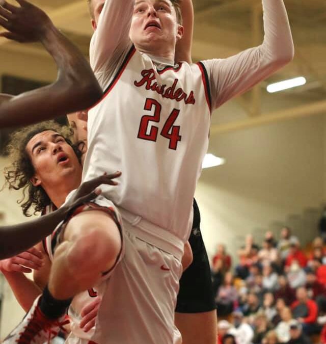 Tullahoma goes on huge second half run to claim district title over Raiders
