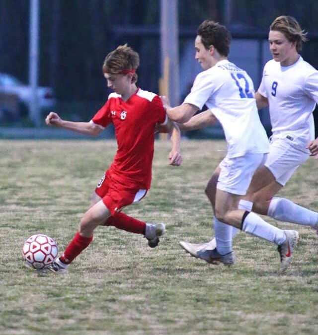 SOCCER: Raiders can’t find offense in second half, fall to Lincoln Co.