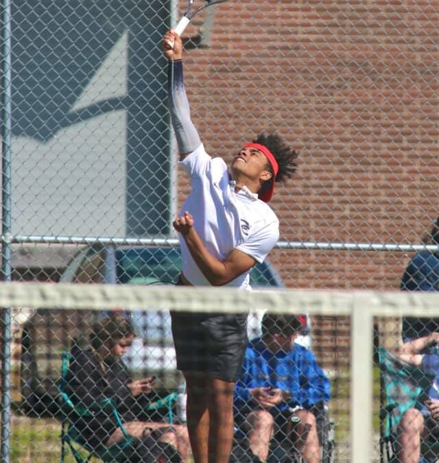 Raider tennis gets sweep of Shelbyville on senior day