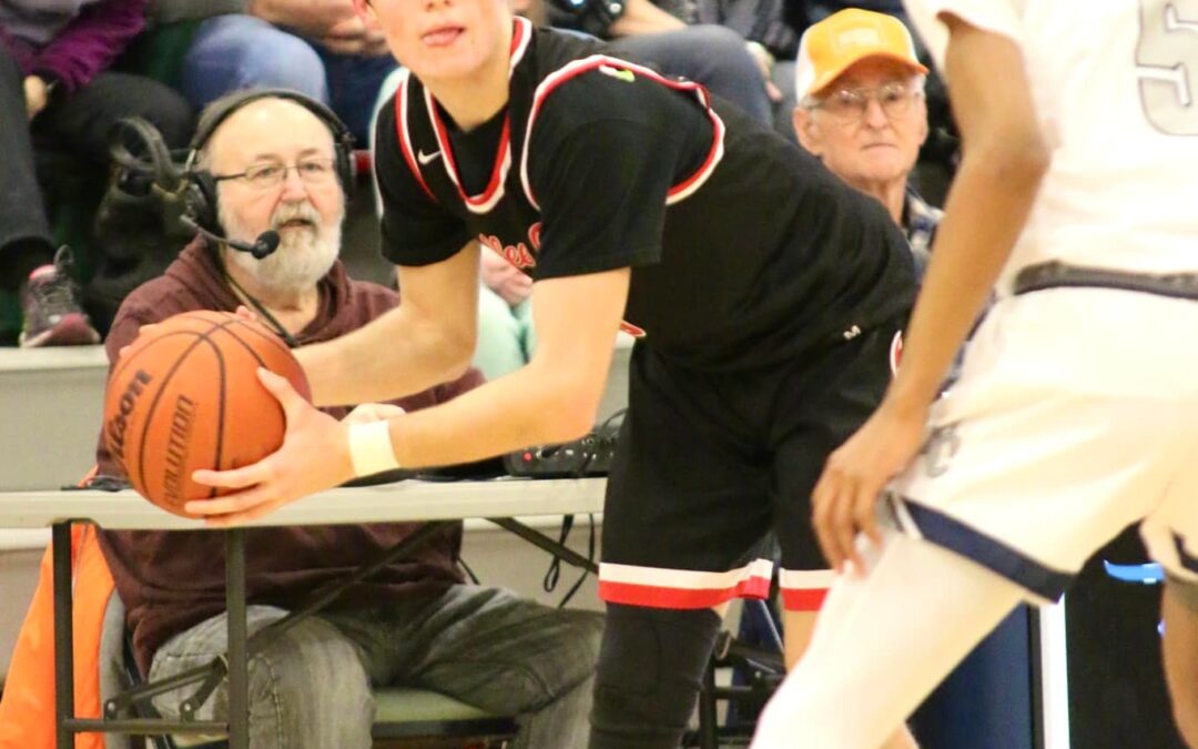 Raider defense smothers Rebels as CHS moves into tie for district lead