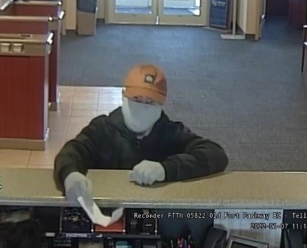 Murfreesboro police searching for bank robber; reward offered