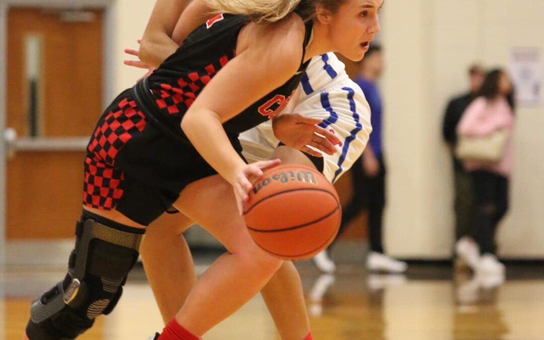 CHAMPIONS – Lady Raiders squeak past Warren County, claim 5th straight district title