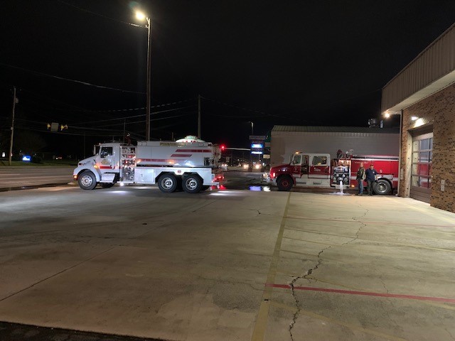 Local fire departments send equipment, personnel to help in East Tennessee wildfires