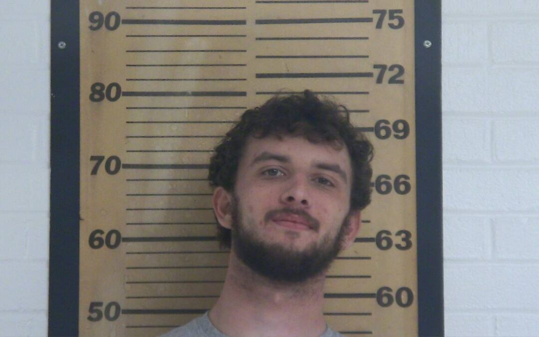 Warren County Sheriff’s Department looking for fugitives